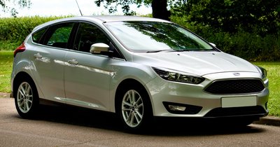 Skoda Octavia vs Ford Focus - Porównanie popularnych kompaktów