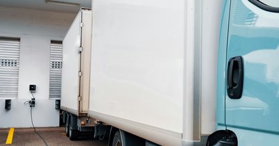Elektryczne dostawczaki - przegląd modeli dla firm w 2026